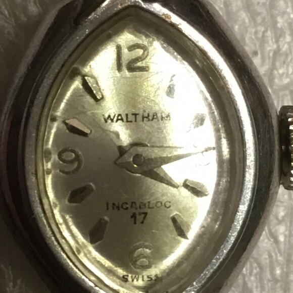 Vintage ladies Waltham watch w/ 2 tiny diamonds & 10K rolled gold Speidel band - Picture 14 of 15